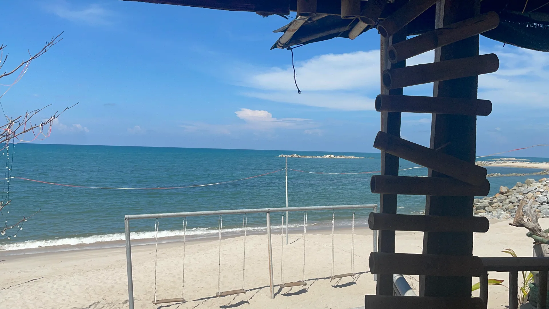NR Cafe, Pantai Pengkalan Maras Batu Rakit - Image 3